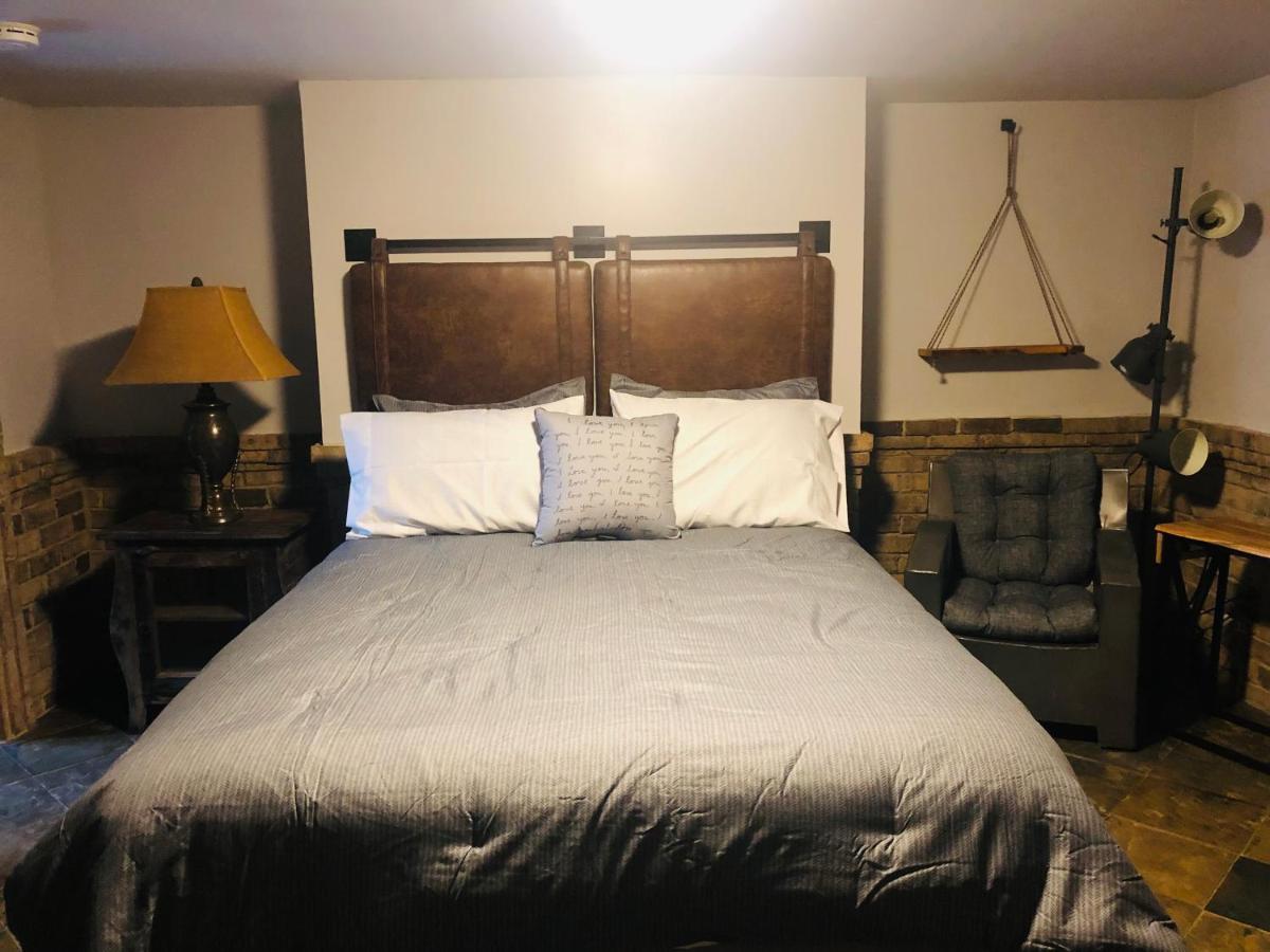 Savannah Sojourn - Time Travelers Retreat 1853 Eksteriør bilde